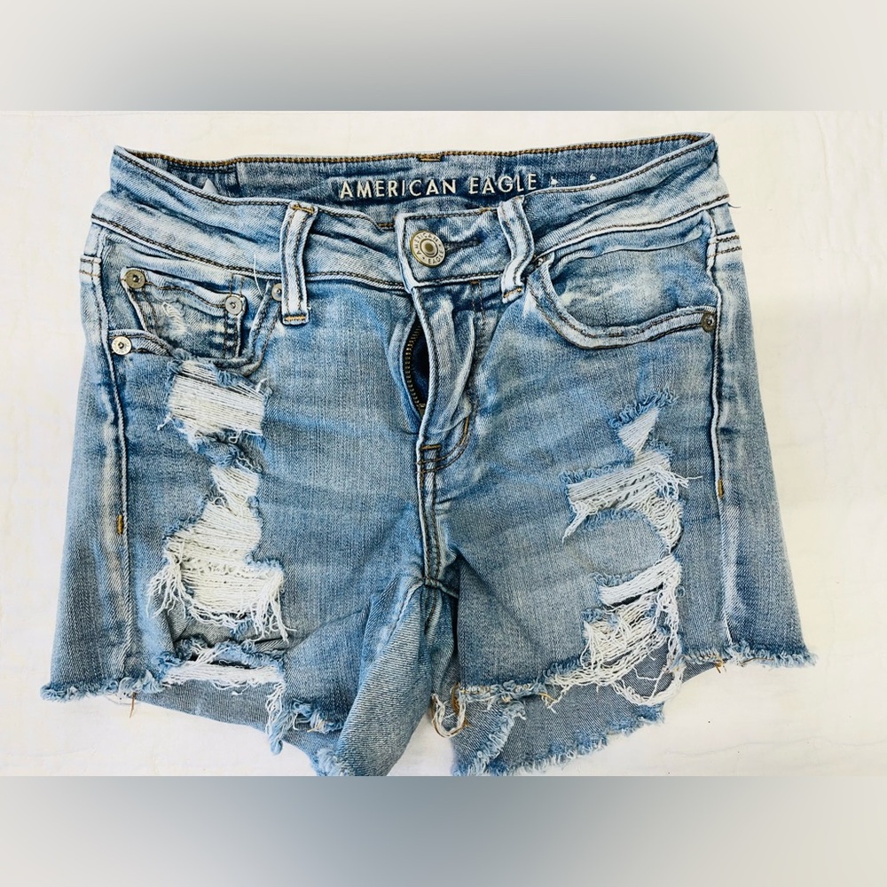 American Eagle neXt level stretch jean shorts, size 4